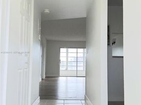 9460 Sunrise Lakes Blvd 309, Sunrise FL 33322
