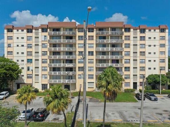 15600 NW 7th Ave 515, Miami FL 33169