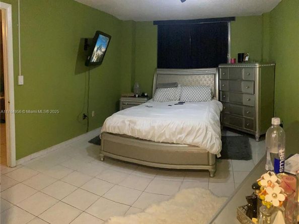 15600 NW 7th Ave 515, Miami FL 33169