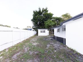 18611 NW 28th Pl, Miami Gardens FL 33056