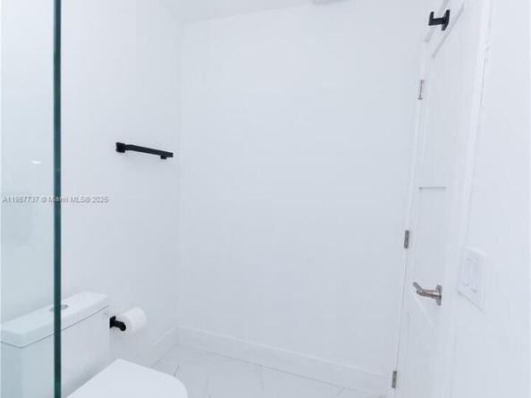 18611 NW 28th Pl, Miami Gardens FL 33056