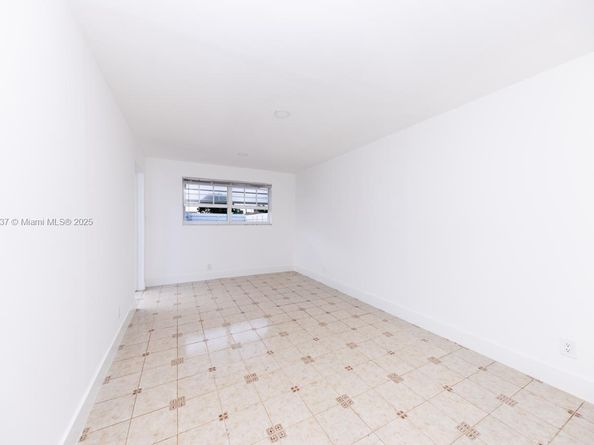 18611 NW 28th Pl, Miami Gardens FL 33056