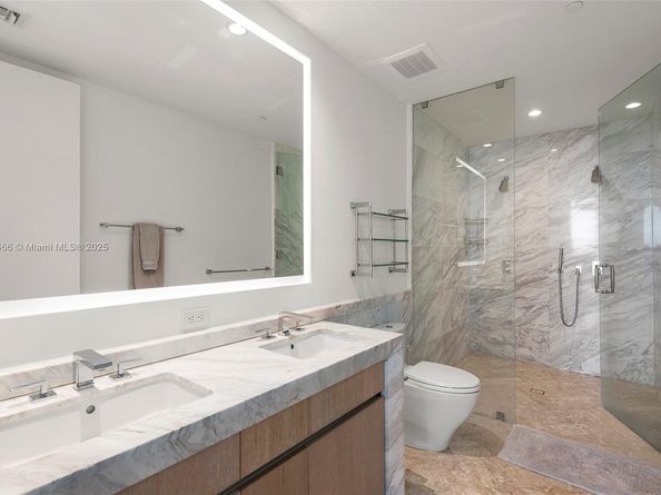 2831 S Bayshore Dr 905, Miami FL 33133