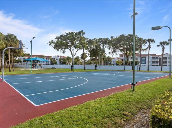 17320 NW 66th Pl, Hialeah FL 33015