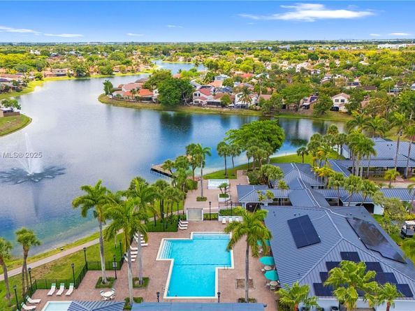 17320 NW 66th Pl, Hialeah FL 33015