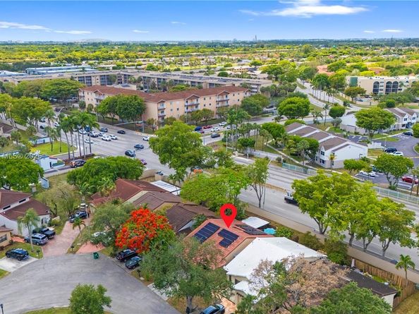 17320 NW 66th Pl, Hialeah FL 33015