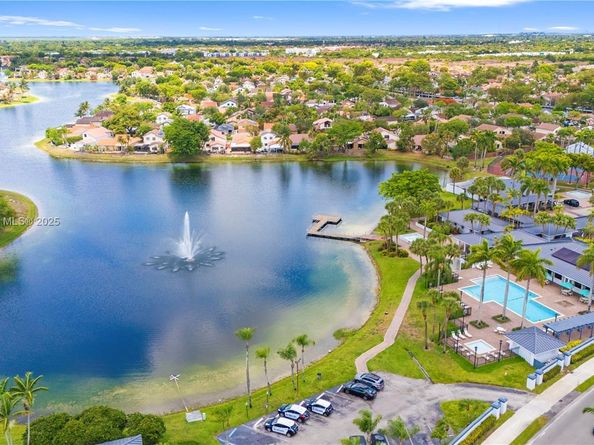 17320 NW 66th Pl, Hialeah FL 33015