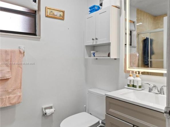 17320 NW 66th Pl, Hialeah FL 33015