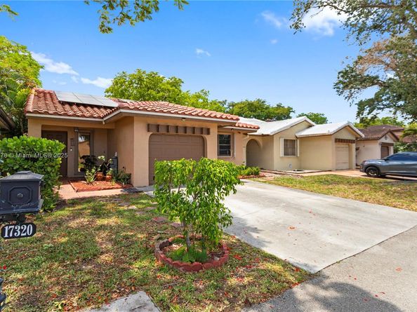 17320 NW 66th Pl, Hialeah FL 33015