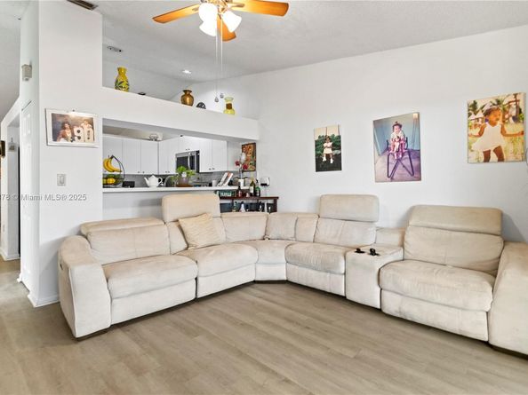 17320 NW 66th Pl, Hialeah FL 33015