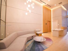 227 NE 2nd St 1707, Miami FL 33132