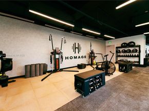 227 NE 2nd St 1707, Miami FL 33132