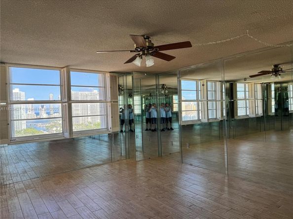 2851 NE 183rd St 1903E1905E, Aventura FL 33160