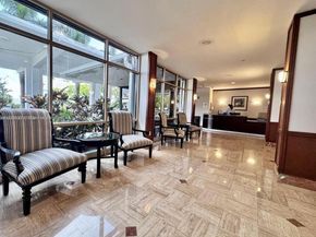 2851 NE 183rd St 1903E1905E, Aventura FL 33160