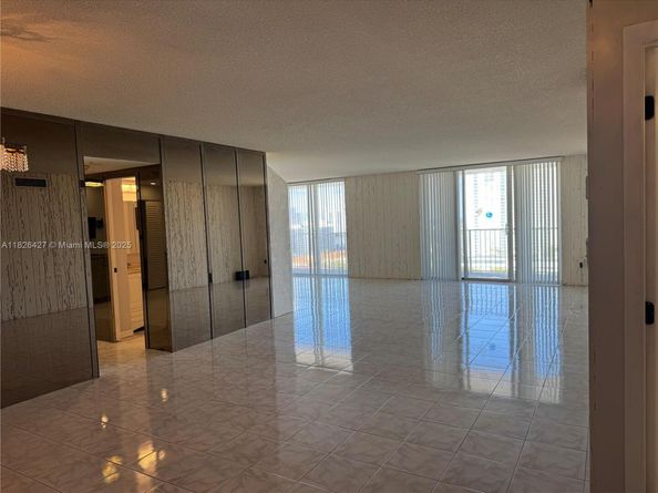 2851 NE 183rd St 1903E1905E, Aventura FL 33160