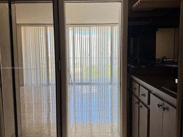 2851 NE 183rd St 1903E1905E, Aventura FL 33160