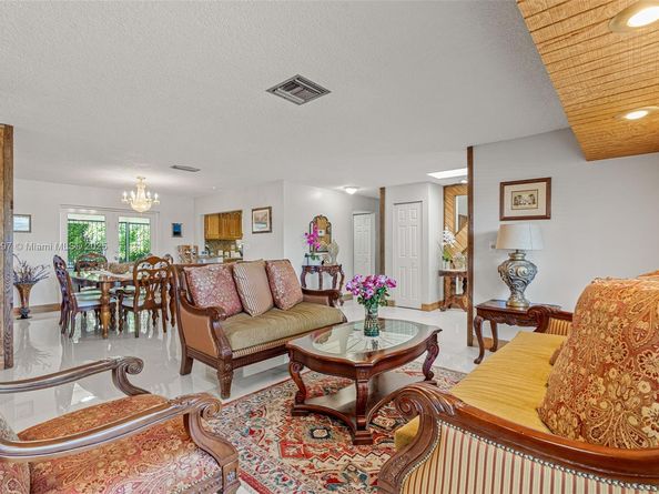 7004 SW 139th Pl, Miami FL 33183