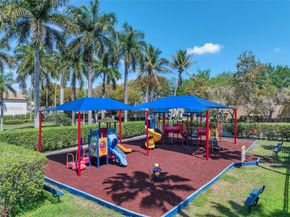 9732 NW 32nd St, Doral FL 33172