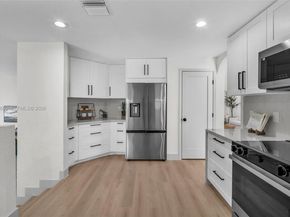 9732 NW 32nd St, Doral FL 33172