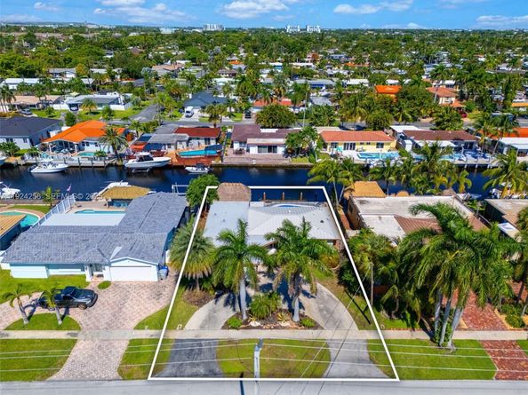 201 SE 12th St, Pompano Beach FL 33060