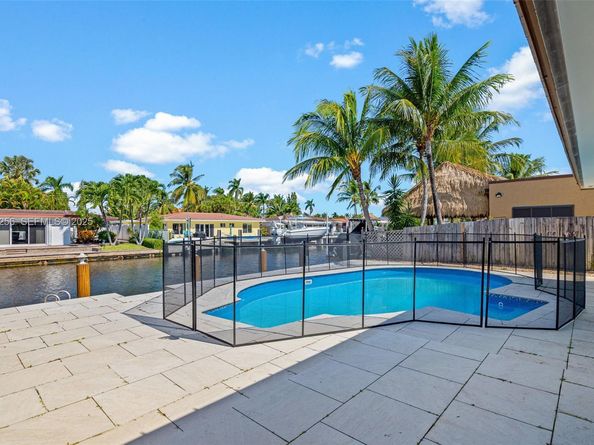 201 SE 12th St, Pompano Beach FL 33060