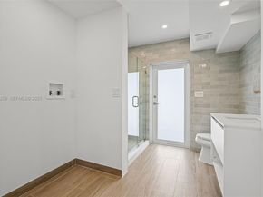 201 SE 12th St, Pompano Beach FL 33060