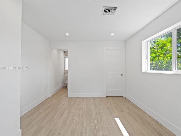 201 SE 12th St, Pompano Beach FL 33060