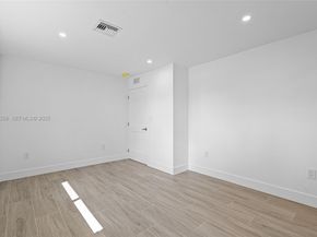 201 SE 12th St, Pompano Beach FL 33060