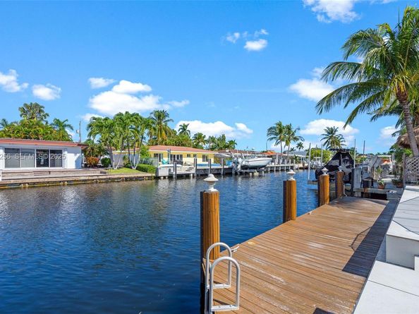 201 SE 12th St, Pompano Beach FL 33060