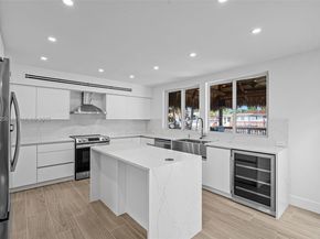 201 SE 12th St, Pompano Beach FL 33060