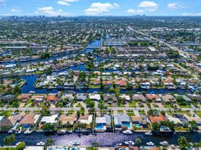 201 SE 12th St, Pompano Beach FL 33060