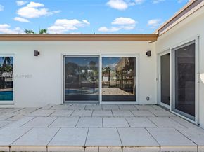 201 SE 12th St, Pompano Beach FL 33060