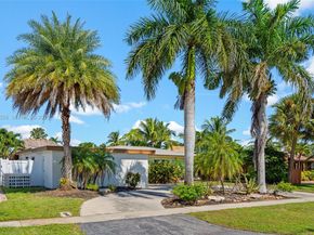 201 SE 12th St, Pompano Beach FL 33060