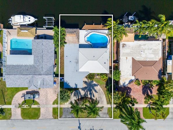 201 SE 12th St, Pompano Beach FL 33060