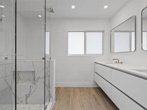 201 SE 12th St, Pompano Beach FL 33060