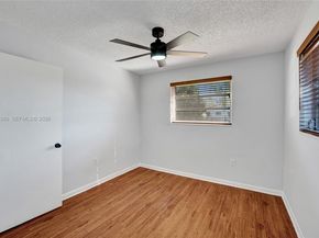 7601 Farragut St, Hollywood FL 33024