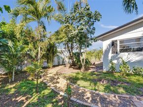 7601 Farragut St, Hollywood FL 33024