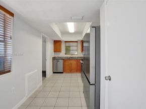 7601 Farragut St, Hollywood FL 33024