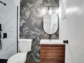 7601 Farragut St, Hollywood FL 33024