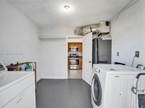 7601 Farragut St, Hollywood FL 33024