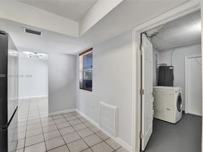 7601 Farragut St, Hollywood FL 33024