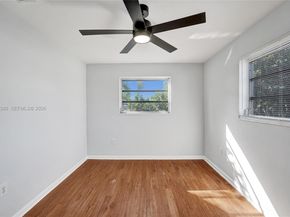 7601 Farragut St, Hollywood FL 33024