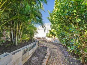 7601 Farragut St, Hollywood FL 33024