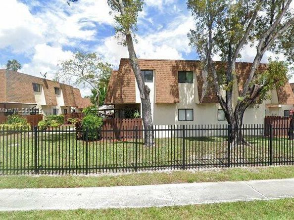 109 San Remo Blvd, North Lauderdale FL 33068