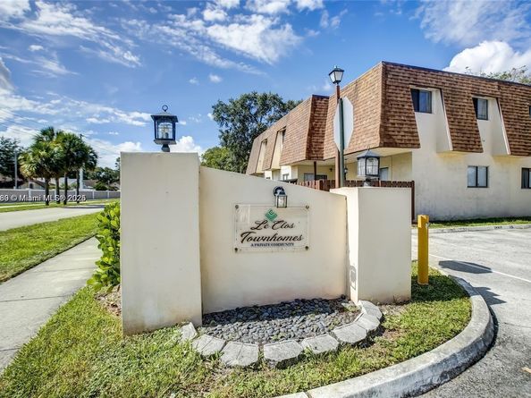 109 San Remo Blvd, North Lauderdale FL 33068