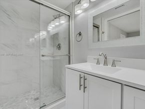 6832 S Palmetto Cir S 201, Boca Raton FL 33433