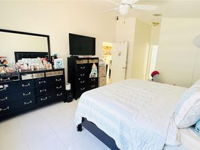 1235 NW 144th Ave, Pembroke Pines FL 33028