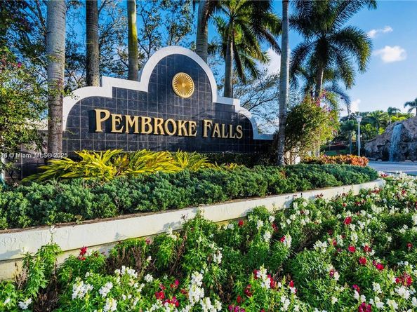 1235 NW 144th Ave, Pembroke Pines FL 33028