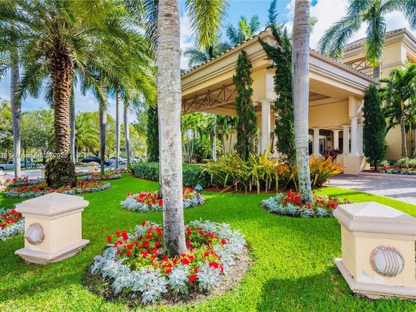 1235 NW 144th Ave, Pembroke Pines FL 33028