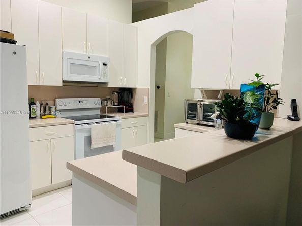 1235 NW 144th Ave, Pembroke Pines FL 33028